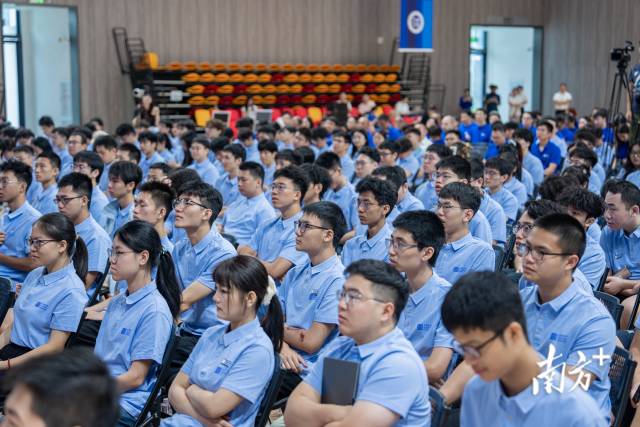 未来无设限，“养成系”大学上线！大湾区大学迎来首届开学典礼
