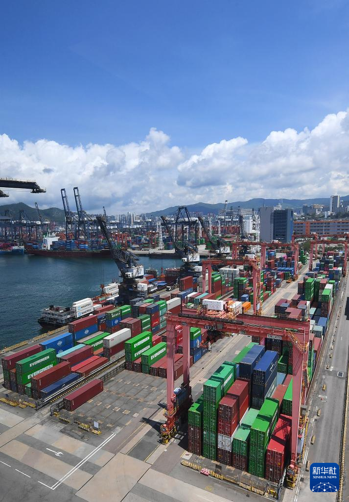 这是2025年5月22日拍摄的香港货柜码头。