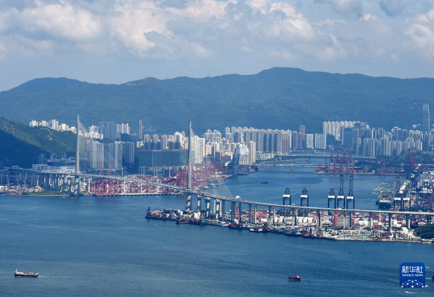 这是2025年9月17日拍摄的香港货柜码头。