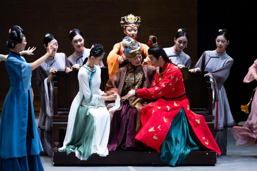 8月8日,江苏大剧院原创民族舞剧《红楼梦》在香港文化中心上演 8月8日,江苏大剧院原创民族舞剧《红楼梦》在香港文化中心上演