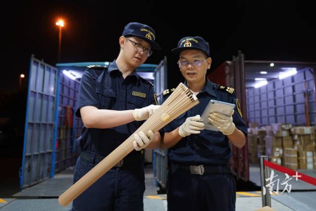 十五运火炬及设备顺利通关奔赴港澳! 十五运火炬及设备顺利通关奔赴港澳!