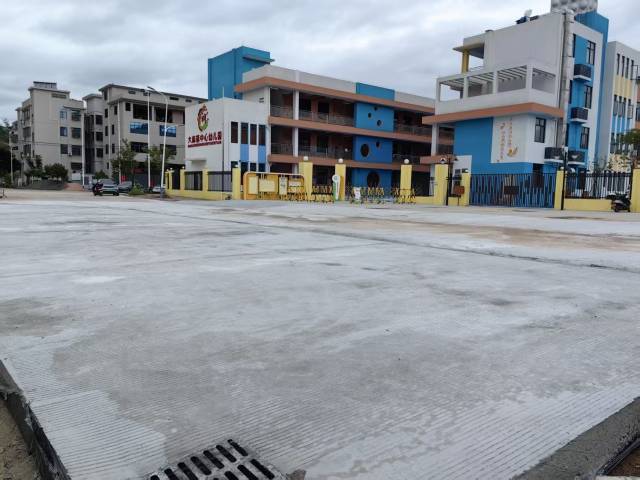 项目竣工后,路面明显变得平坦、整洁。图片来源:省委港澳办 项目竣工后,路面明显变得平坦、整洁。图片来源:省委港澳办