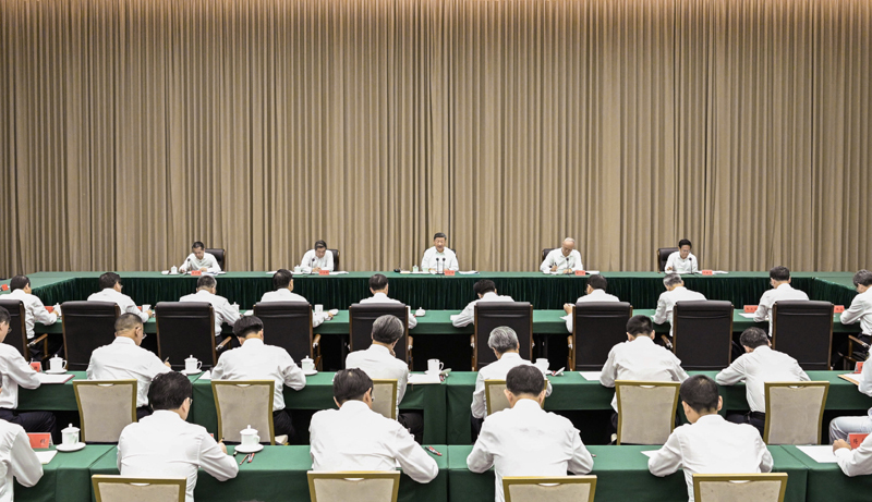 11月6日,中共中央总书记、国家主席、中央军委主席习近平在海南三亚听取海南自贸港建设工作汇报,发表了重要讲话。图片来源:新华网 11月6日,中共中央总书记、国家主席、中央军委主席习近平在海南三亚听取海南自贸港建设工作汇报,发表了重要讲话。图片来源:新华网