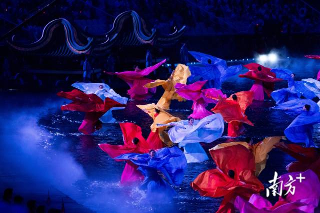 开幕式现场。 开幕式现场。