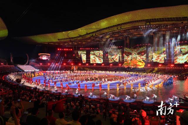 开幕式现场。 开幕式现场。