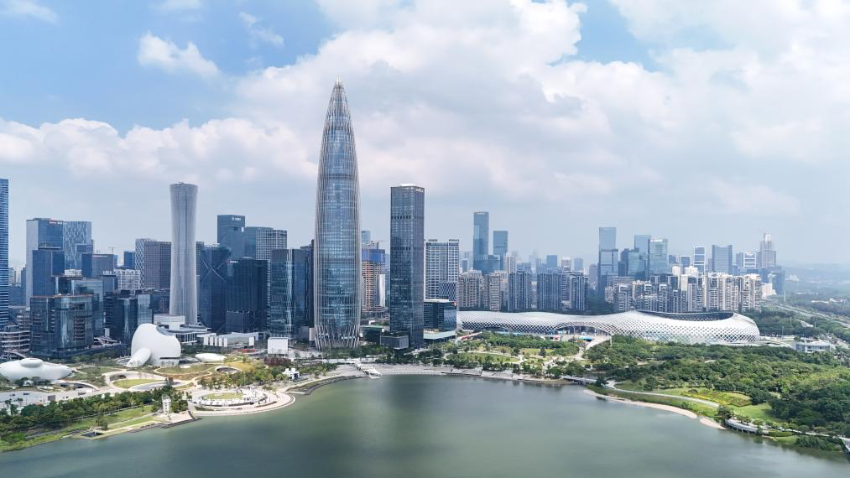 第十五届全运会马拉松赛事起终点深圳湾体育中心,毗邻深圳市地标建筑“春笋”(无人机照片)。新华社记者 梁旭 摄 第十五届全运会马拉松赛事起终点深圳湾体育中心,毗邻深圳市地标建筑“春笋”(无人机照片)。新华社记者 梁旭 摄