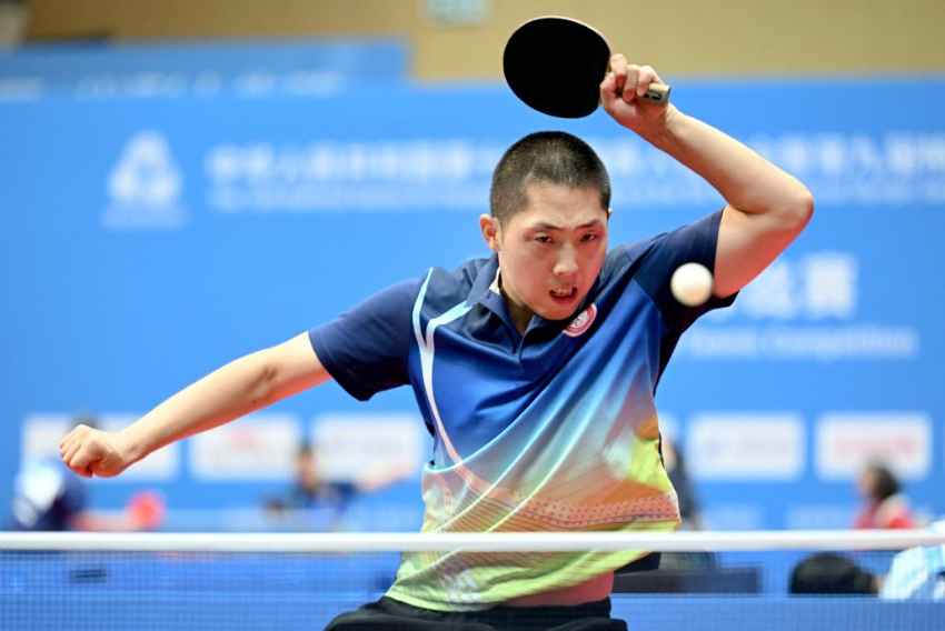 12月6日,陕西队选手王瑜在男子单打30岁及以上组比赛中。当日,全国第十二届残疾人运动会暨第九届特殊奥林匹克运动会特奥乒乓球项目首日比赛在香港举行。 12月6日,陕西队选手王瑜在男子单打30岁及以上组比赛中。当日,全国第十二届残疾人运动会暨第九届特殊奥林匹克运动会特奥乒乓球项目首日比赛在香港举行。