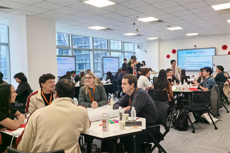 图为首期课程培训。