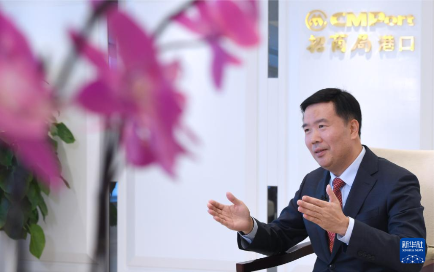 1月12日，香港特区立法会议员严刚接受新华社记者专访。