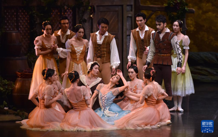 1月20日，中央芭蕾舞团演员在表演舞剧《吉赛尔》。