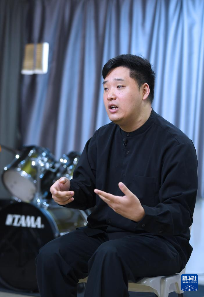 1月20日，香港地水南音说唱人杨恩华接受记者采访。