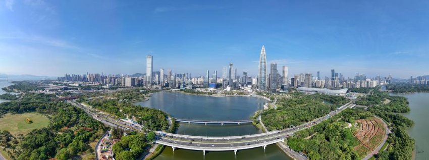 这是深圳湾文化广场所在的深圳市南山区后海中心区（2025年11月1日摄，无人机全景照片）。