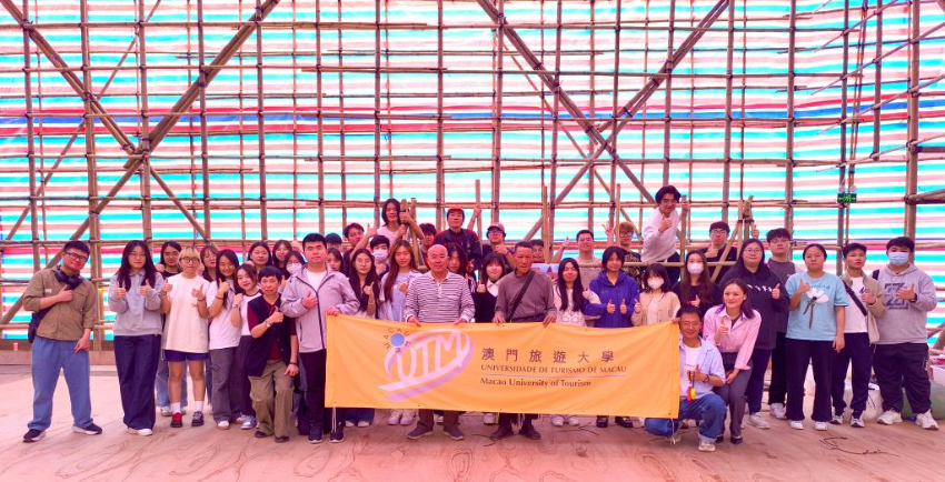 2025年4月14日，澳门青年学生参与搭棚工作坊后合影。