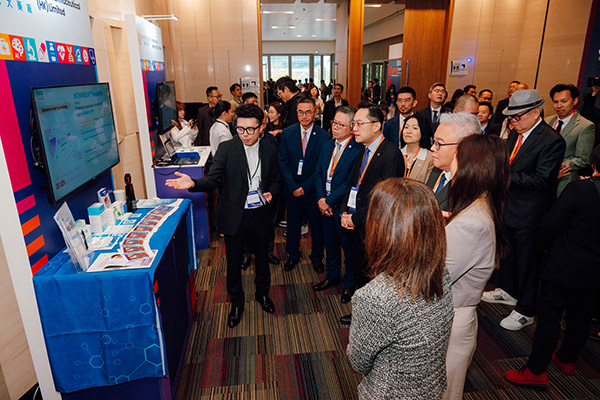 “药械监管研讨会”在香港科学园举办。