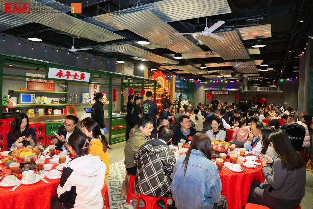 齐唱《狮子山下》，深港青年齐聚前海梦工场迎新春