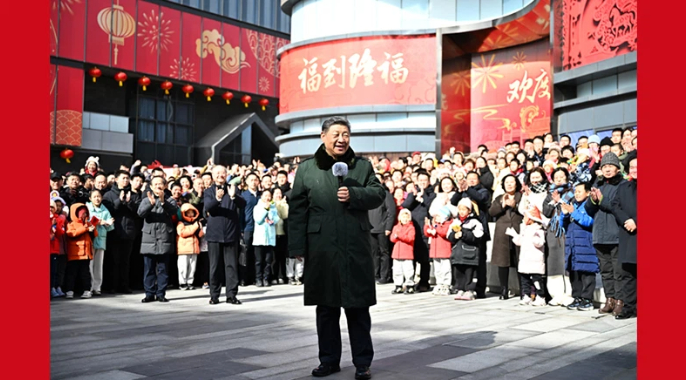 习近平春节前夕在北京看望慰问基层干部群众