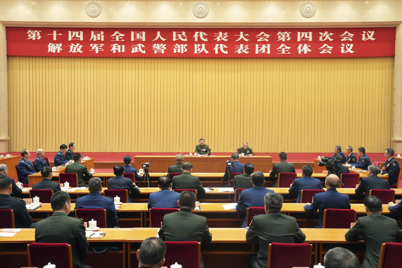 3月7日下午，中共中央总书记、国家主席、中央军委主席习近平出席十四届全国人大四次会议解放军和武警部队代表团全体会议并发表重要讲话。图片来源：新华网