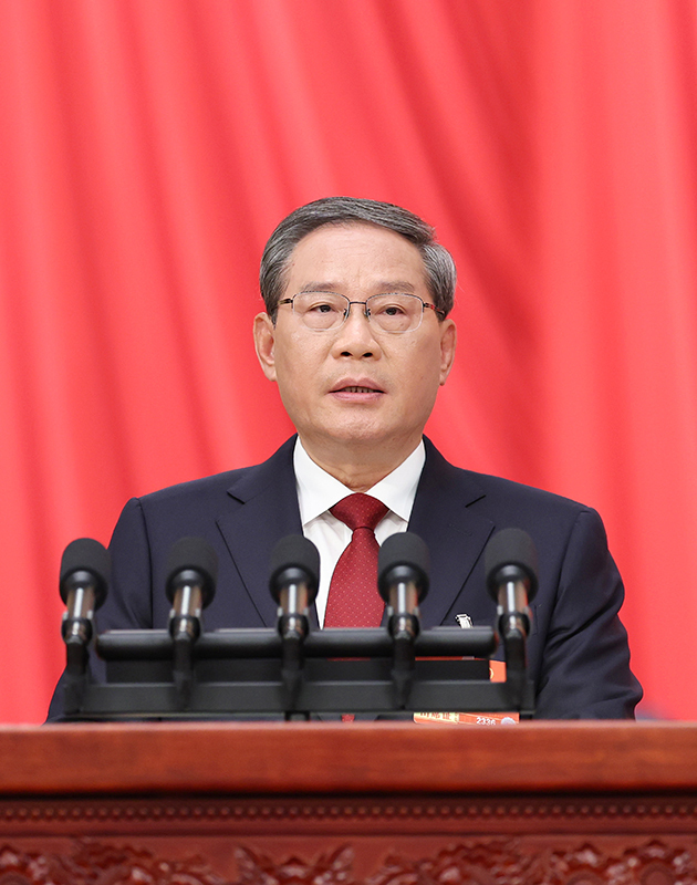 3月5日,李强总理代表国务院在十四届全国人大四次会议上作《政府工作报告》。图片来源:新华网 3月5日,李强总理代表国务院在十四届全国人大四次会议上作《政府工作报告》。图片来源:新华网