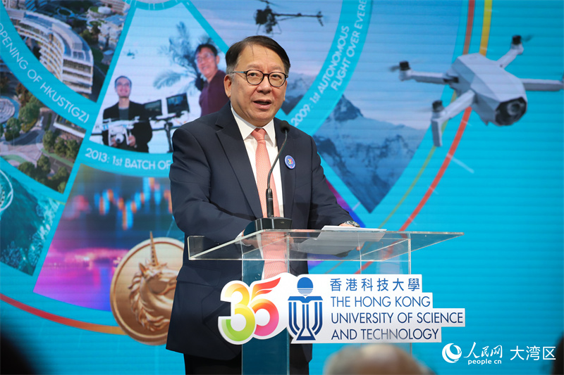 香港特区政府政务司司长陈国基致辞。