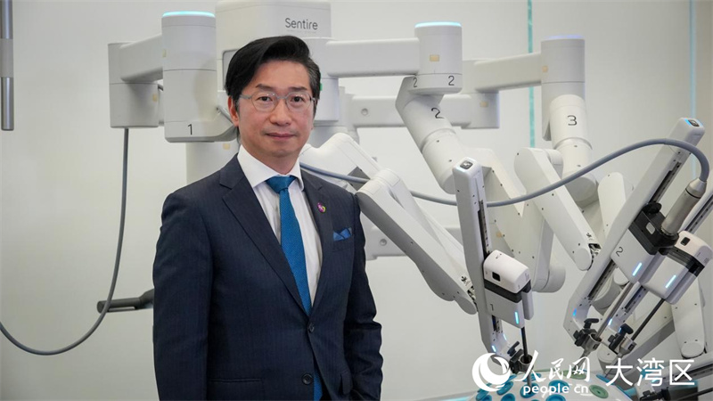 香港中文大学医学院院长、医疗机器人创新技术中心主任赵伟仁教授日前接受人民网专访。