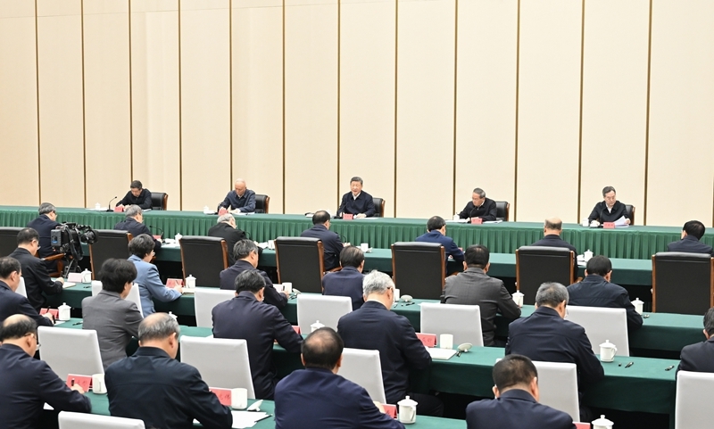 3月23日，中共中央总书记、国家主席、中央军委主席习近平在河北雄安新区考察，并主持召开深入推进雄安新区高质量建设和发展座谈会。这是23日下午，习近平主持召开深入推进雄安新区高质量建设和发展座谈会并发表重要讲话。图片来源：新华网