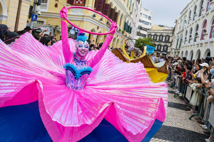 3月29日，表演队伍在2026澳门国际幻彩大巡游上。