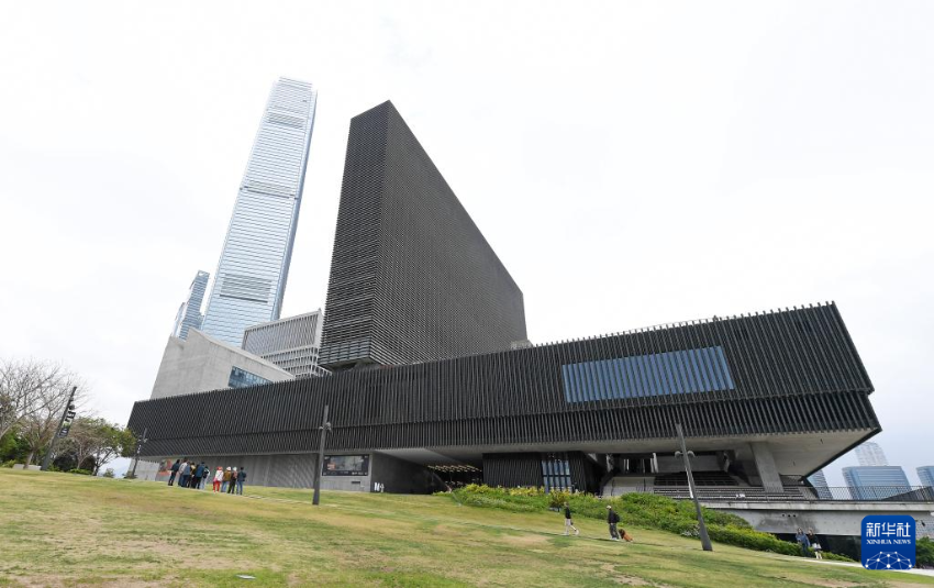 这是2026年3月17日拍摄的香港当代视觉文化博物馆M+。