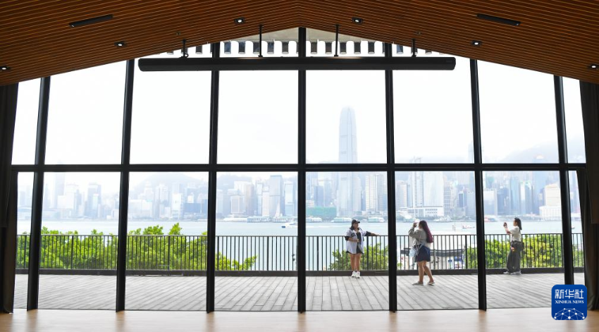 游客在香港当代视觉文化博物馆M+游览（2026年3月17日摄）。