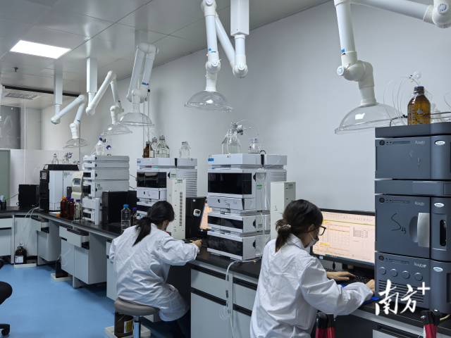 目前，9家B证企业中有5家在合作区建设实验室。资料图