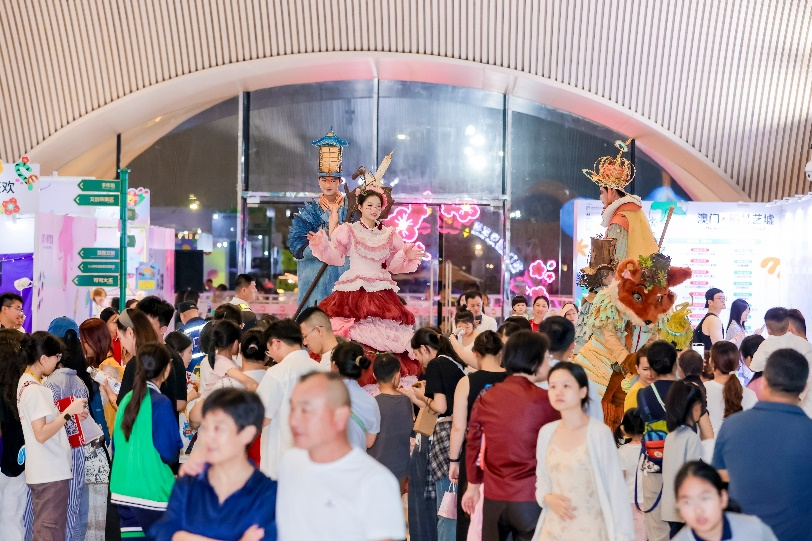 “澳门·横琴艺墟”人气爆棚。