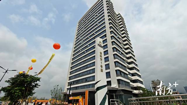 深合合寓创新方1号店。