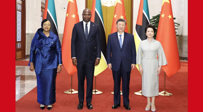 习近平同莫桑比克总统查波会谈