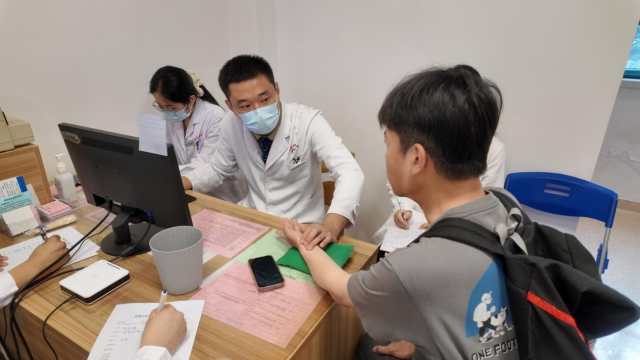 跟诊、参观、体验，澳门青年走进珠海沉浸式感受中医魅力