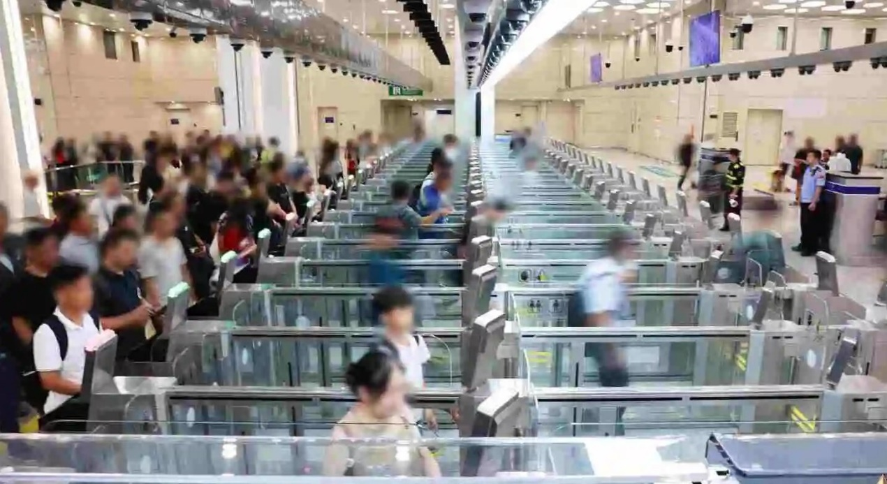 图为横琴口岸通关服务持续扩容增效。