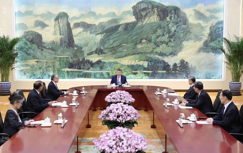 5月12日下午,国家主席习近平在北京人民大会堂会见联合国教科文组织总干事阿纳尼。图片来源:新华网 5月12日下午,国家主席习近平在北京人民大会堂会见联合国教科文组织总干事阿纳尼。图片来源:新华网